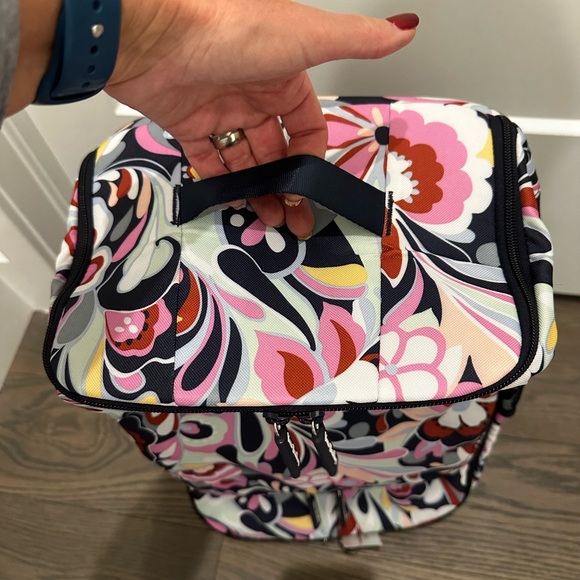 Vera Bradley Adventure Travel Backpack NWT - Picture 11 of 15